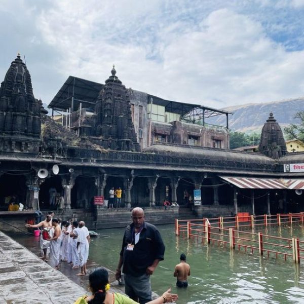 Kushavarta Kund